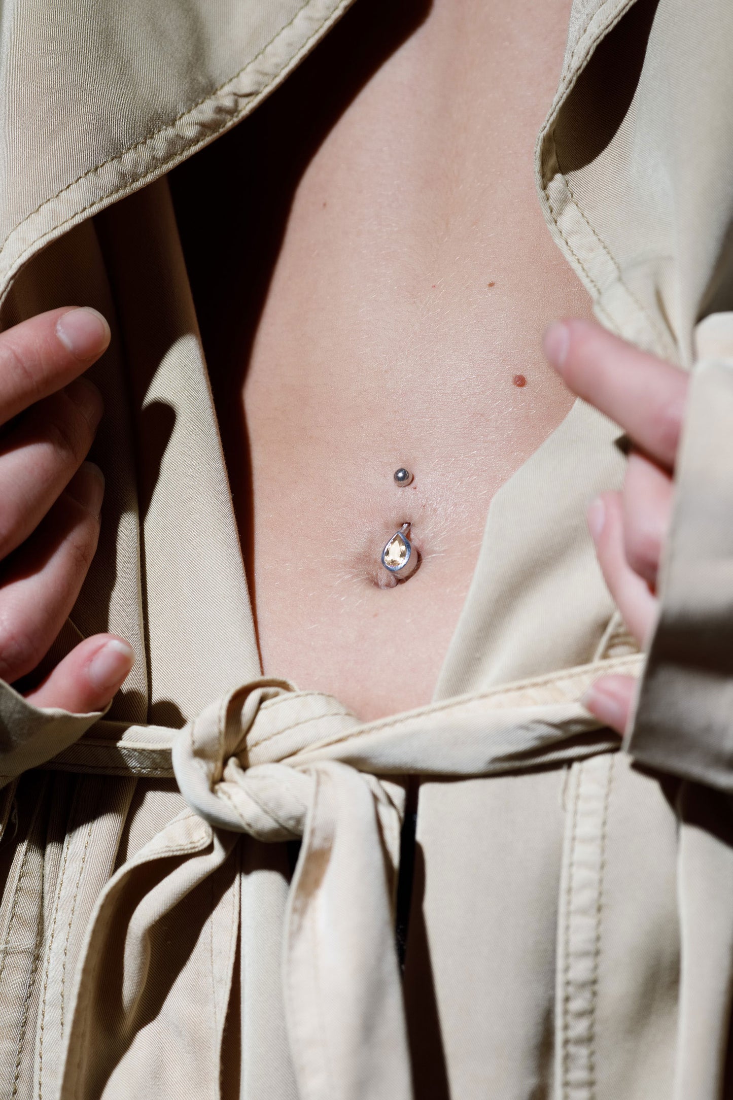 Piercingbanane Morganittropfen 750 Weißgold