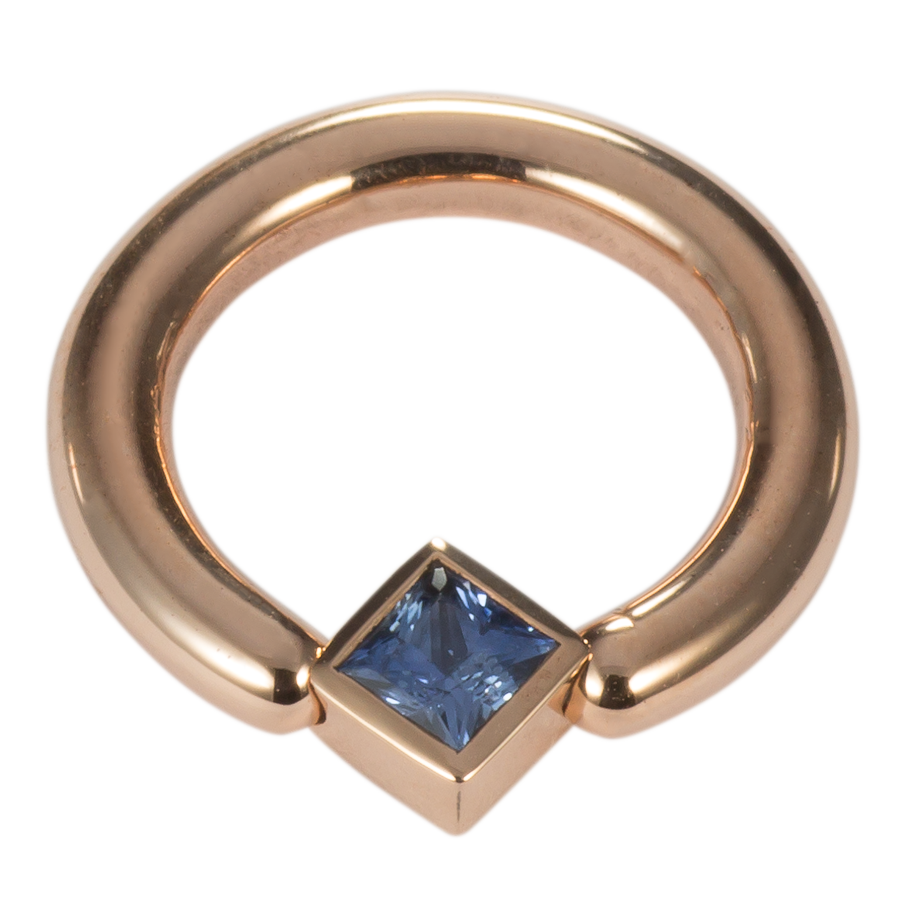 Piercing Ring Clasp Redgold 750 with blue sapphire
